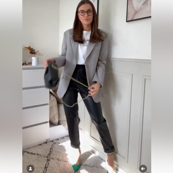 ZARA BLACK HIGH-RISE FAUX LEATHER ANKLE TROUSERS - Picture 4 of 16